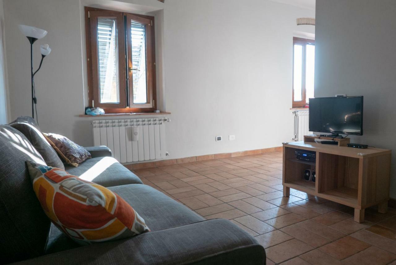 La Casa Di Paolo Sulla Via Francigena Lägenhet Castelnuovo D'elsa Exteriör bild